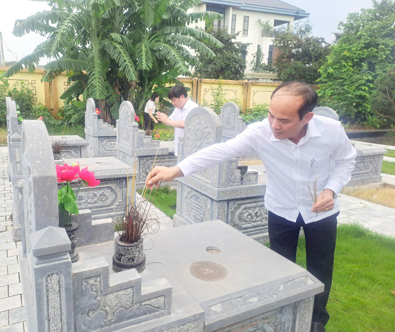 Anh-tin-bai